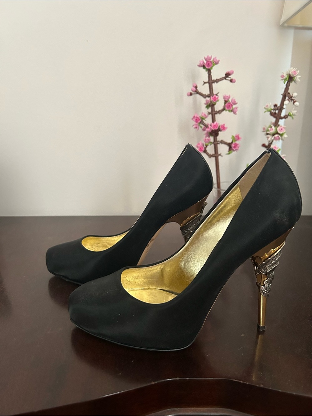 Giuseppe Zanotti leaf pumps
